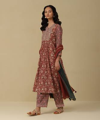 AARKE Maroon floral print kurta set 2