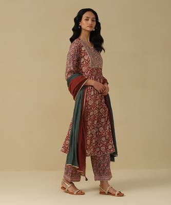 AARKE Maroon floral print kurta set 3