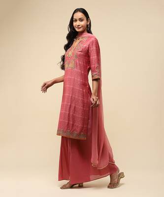 AARKE Dusky pink embroidered kurta set 2