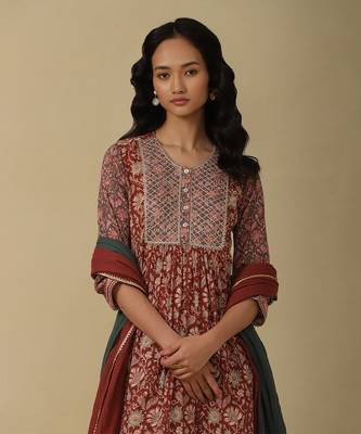 AARKE Maroon floral print kurta set 5