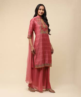 AARKE Dusky pink embroidered kurta set 3