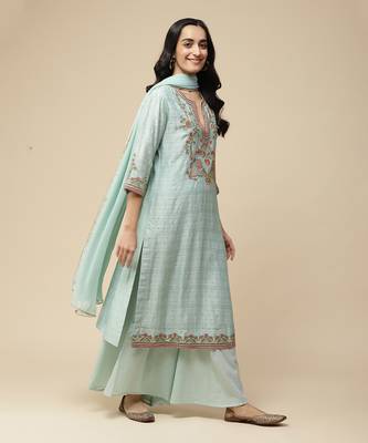 AARKE Pastel green embroidered sharara set 3