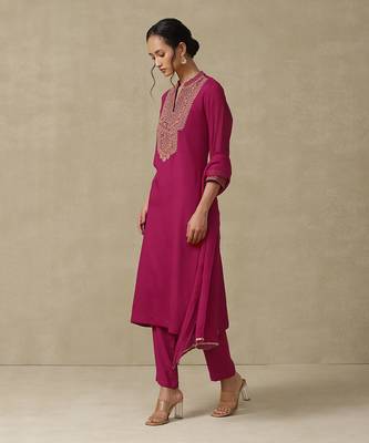 AARKE Fuschia embroidered kurta set 2