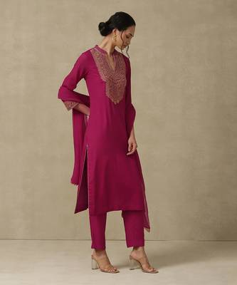 AARKE Fuschia embroidered kurta set 3