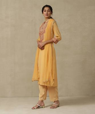 AARKE Yellow embroidered kurta set 2