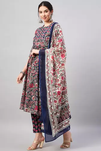 Winered woman navy blue paisley print gota detailing patch kurta set with dupatta
