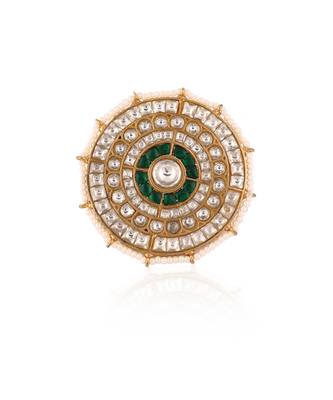 Green & white jadtar stone studded ring 1