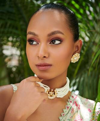 White pearl jadtar choker set 1