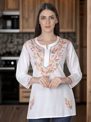 Hand Embroidered White Cotton Lucknowi Chikankari Kurti 1