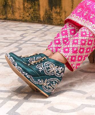 Dark green hand embroidery wedges 3