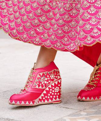 Pink hand embroidery wedges 2