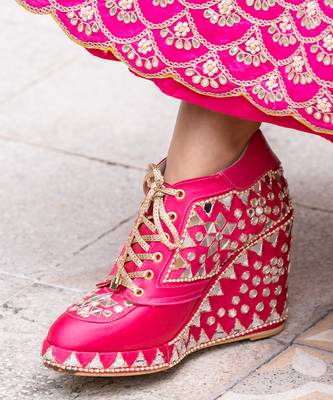 Pink hand embroidery wedges 3