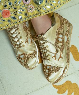 Gold hand embroidery wedges 1