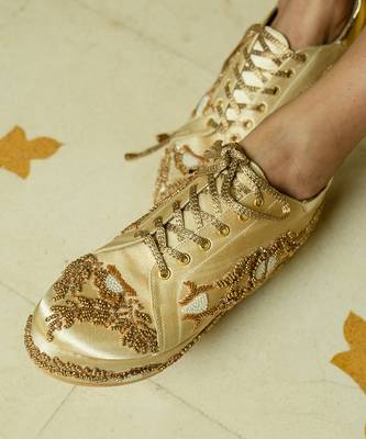 Gold hand embroidery wedges 2