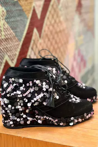Black hand embroidery wedges
