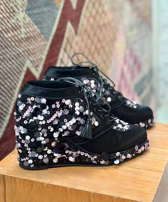 Blush pink hand embroidery shoe 3