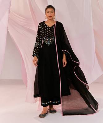Black alara black kurta set 1