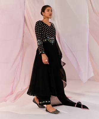 Black alara black kurta set 2