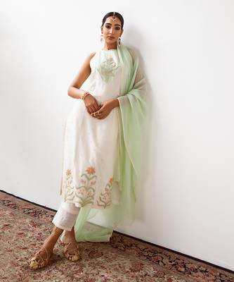 Ivory dori embroidered kurta set 1