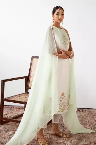Ivory dori embroidered kurta set
