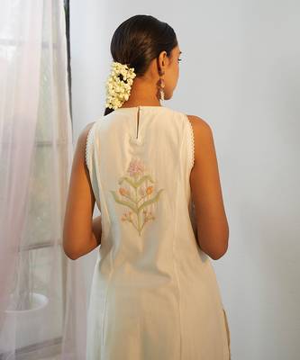 Ivory dori embroidered kurta set 3