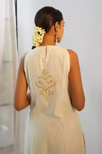 Ivory dori embroidered kurta set