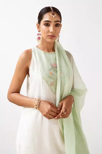 Ivory dori embroidered kurta set