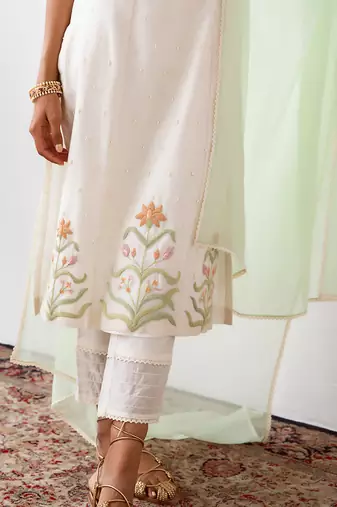Ivory dori embroidered kurta set