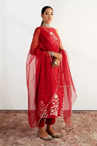 Maroon embroidered kurta set