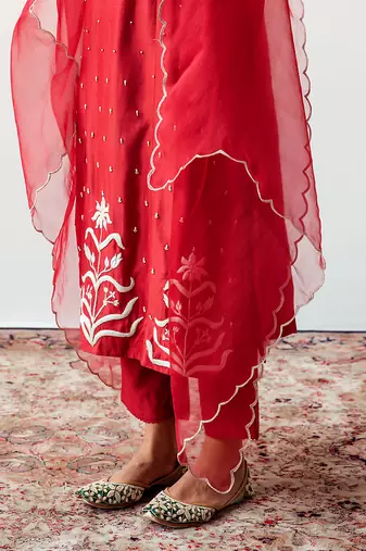 Maroon embroidered kurta set