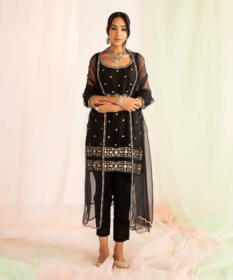 Black embroidered handcrafted kurta set 1