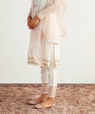 White embroidered handcrafted kurta set 3