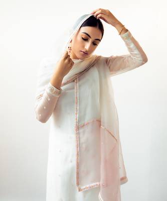 White embroidered handcrafted kurta set 4