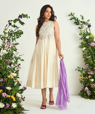Ivory embroidered tunic set 1