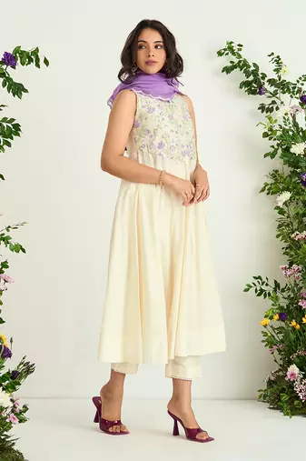 Ivory embroidered kurta set