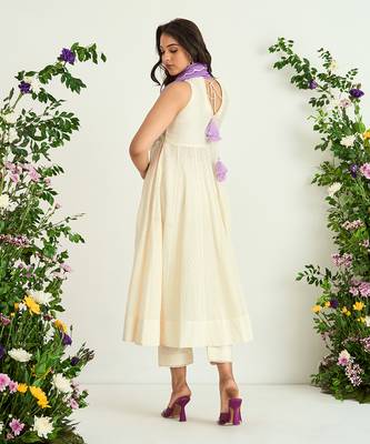 Ivory embroidered kurta set 3