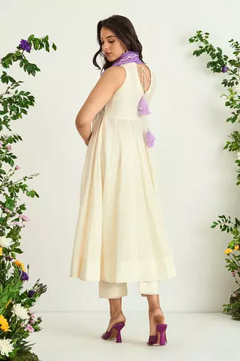 Ivory embroidered kurta set