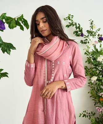 Onion pink embroidered kurta set 4