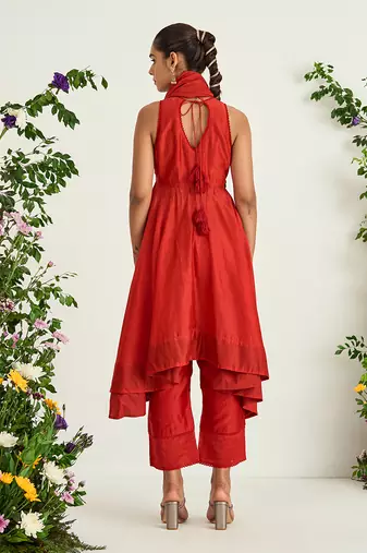 Red embroidered kurta set