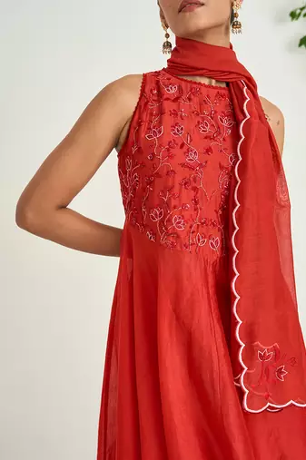 Red embroidered kurta set