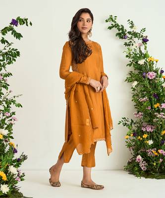 Mustard embroidered kurta set 2