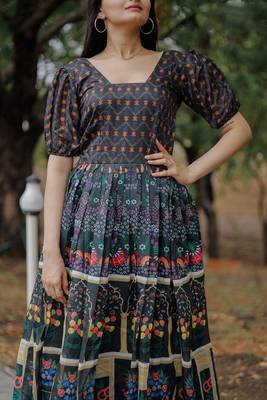 Green Colour Ethnic Printed Long Kurti For Party Girlish Looks 3