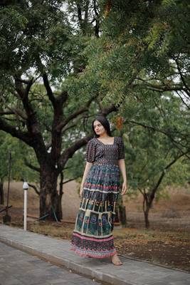 Green Colour Ethnic Printed Long Kurti For Party Girlish Looks 4