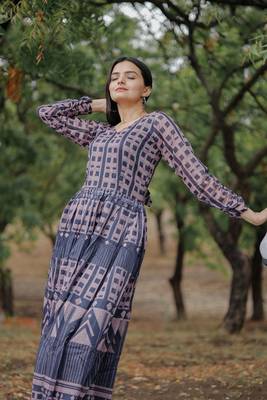 Grey Colour Ethnic Printed Long Kurti For Party Girlish Looks 3