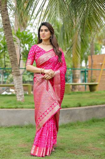 Pink Woven Design Bandhej silk blend Saree With Blouse