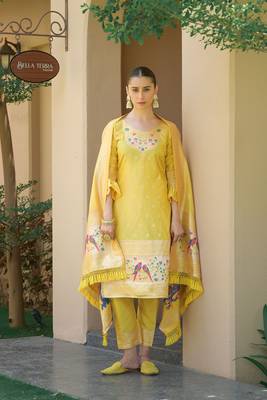 Beautiful Yellow Colour Woven Paithnai Designer Fancy Girlish Banarasi Silk Salwaar Kameez 1