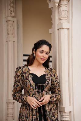 Black Colour Palazzo Dress With Shrug For Fancy Girlish Looks 3
