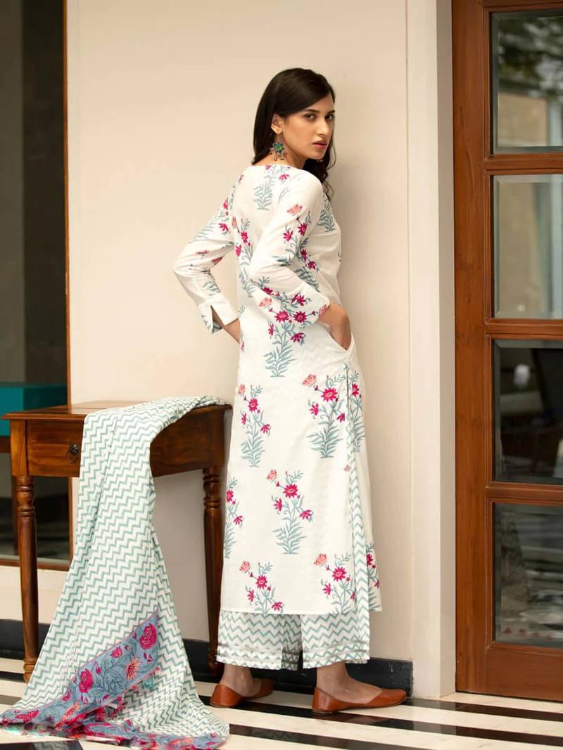 White Colour Bollywood Style Partywear Beautiful Ethnic Dress