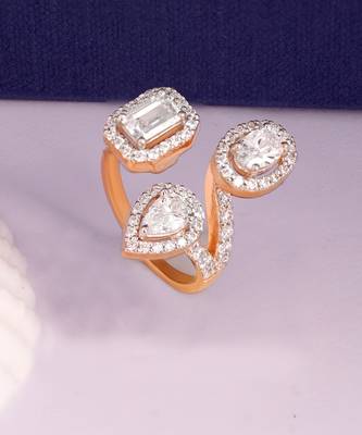 White tres diamante ring 1