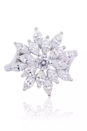 White stardust ring